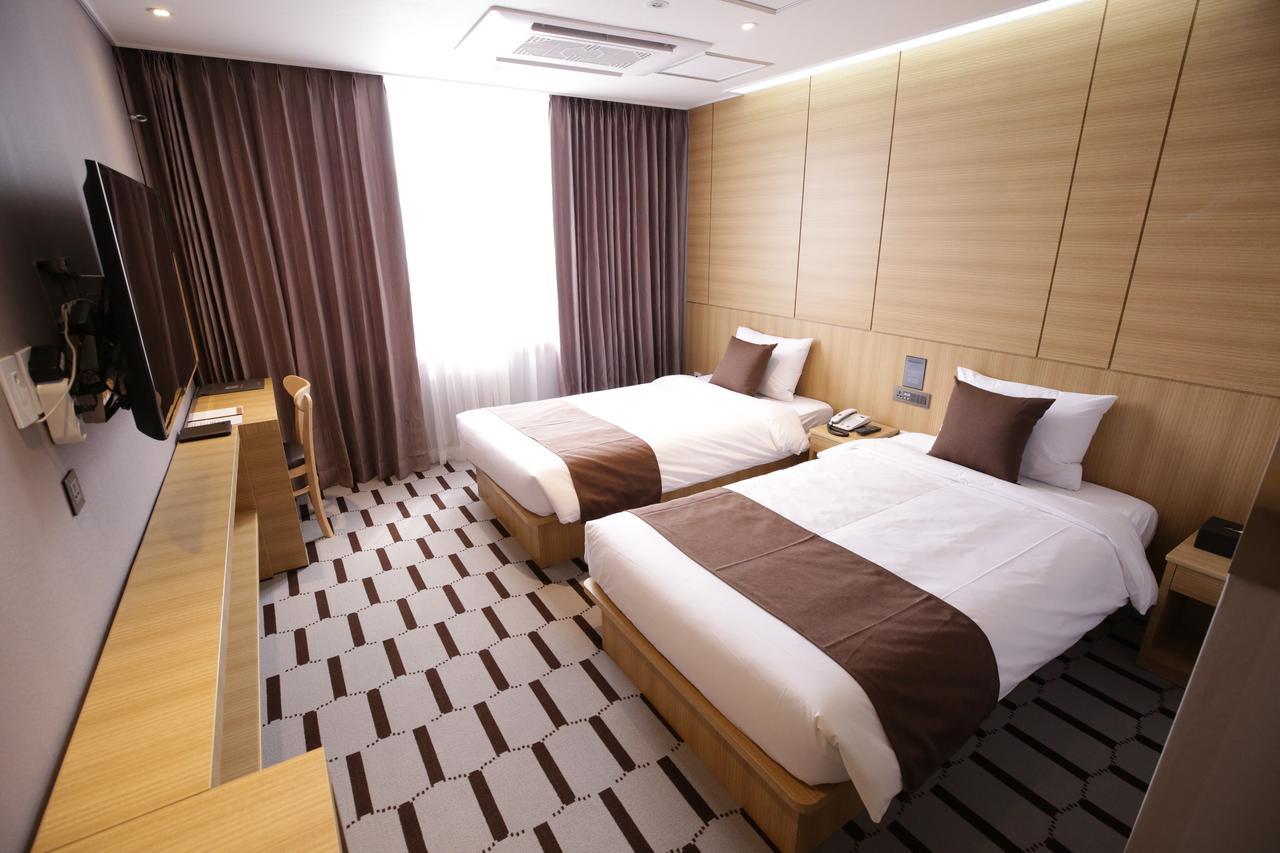 Honors Hotel Hwaseong Exterior foto